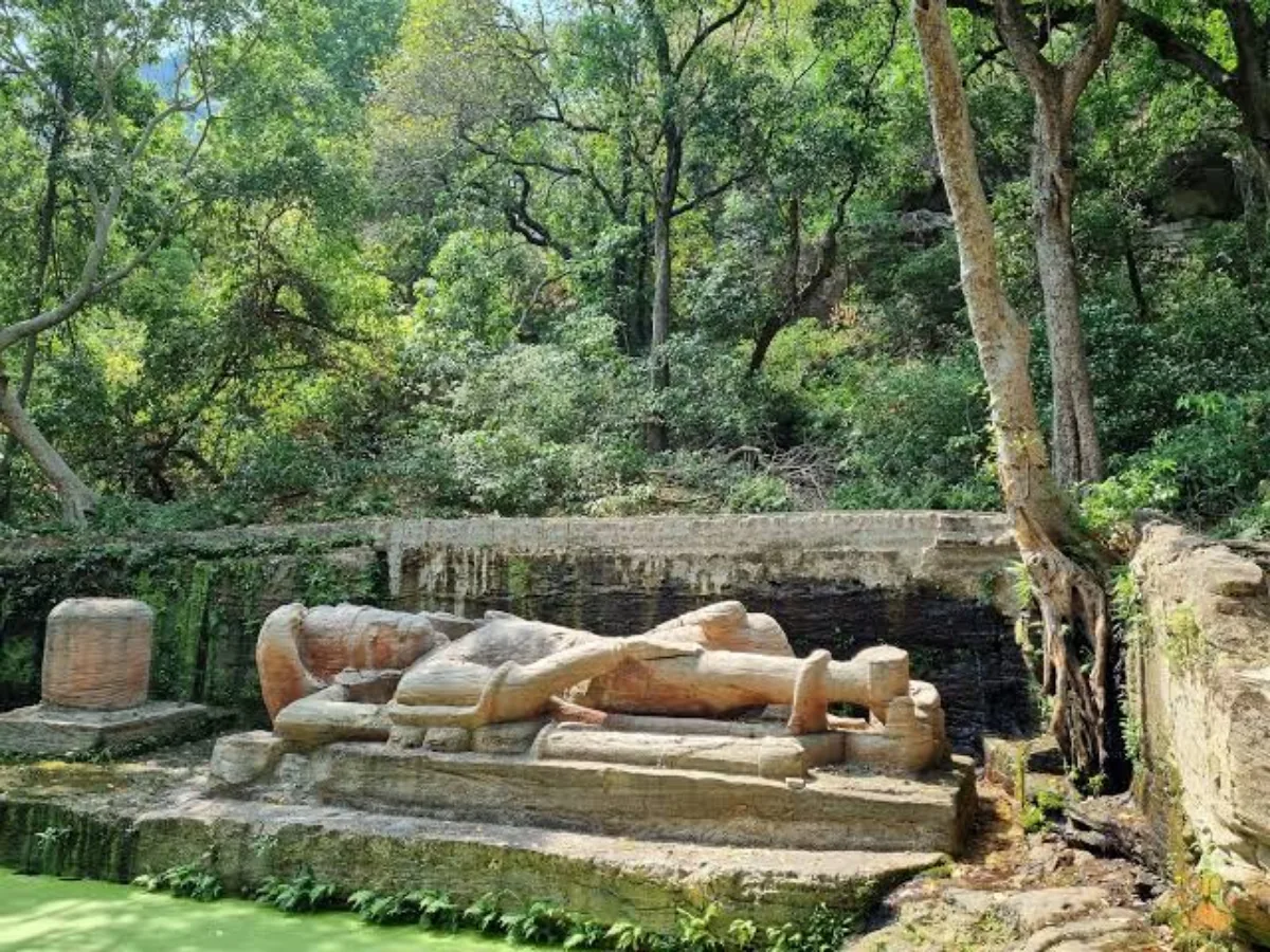 Statue of shesh saiya e1665128840724 - Rivers, Bandhavgarh