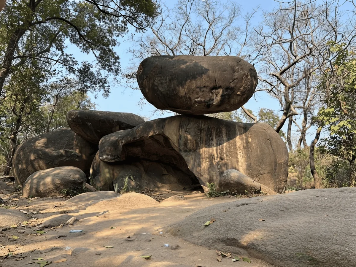 Balancing Rock - Balancing Rocks, Bhedaghat