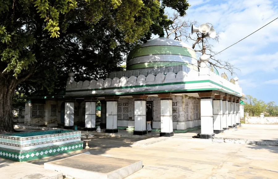 Dargah Makhdoom Shah Wilayat