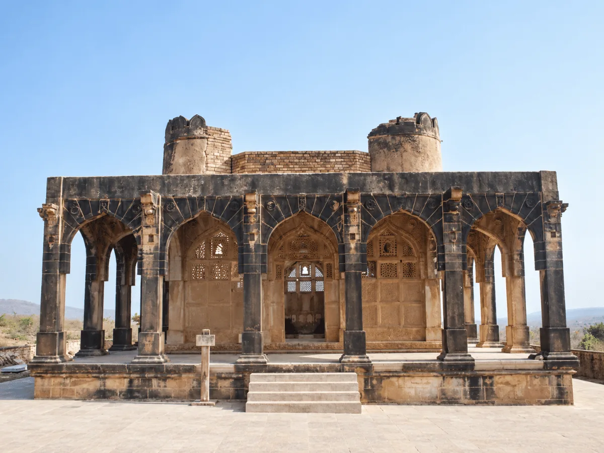Purana Madarsa