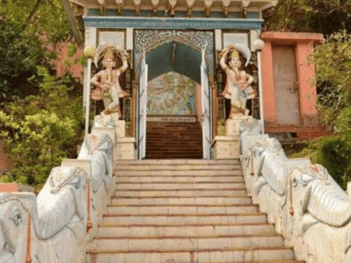 Pisanhari ki madiya