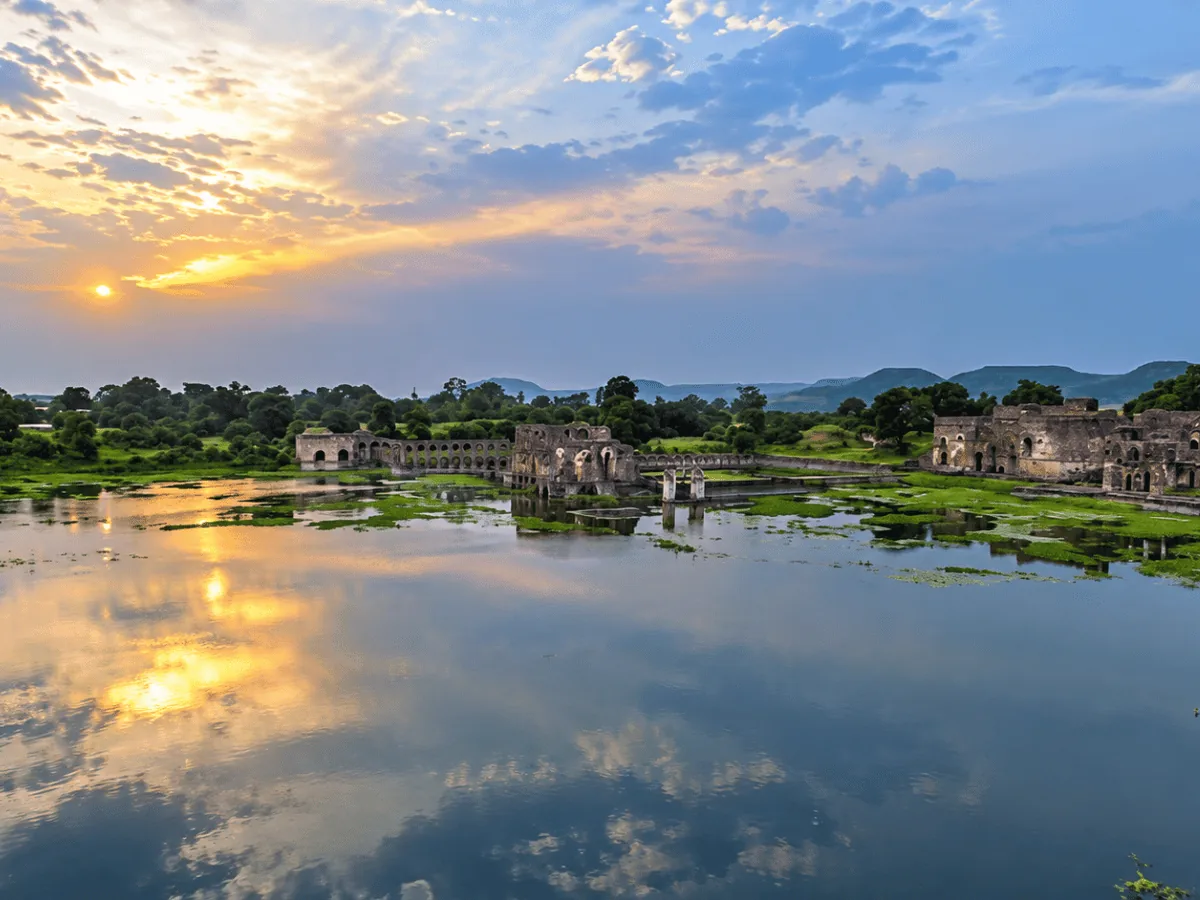 River in Mandu - Rivers, Mandu