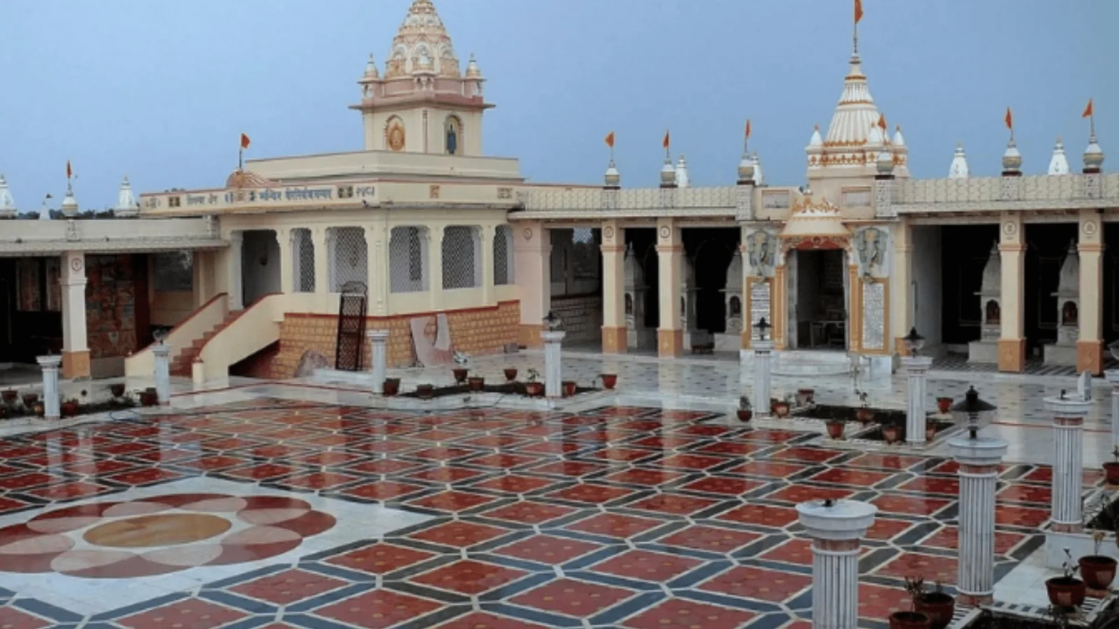 Pisanhari Ki Madiya