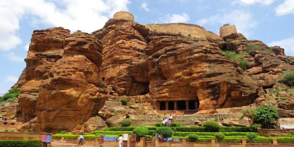 The Painted Trail — top attraction in Bhimbetka
