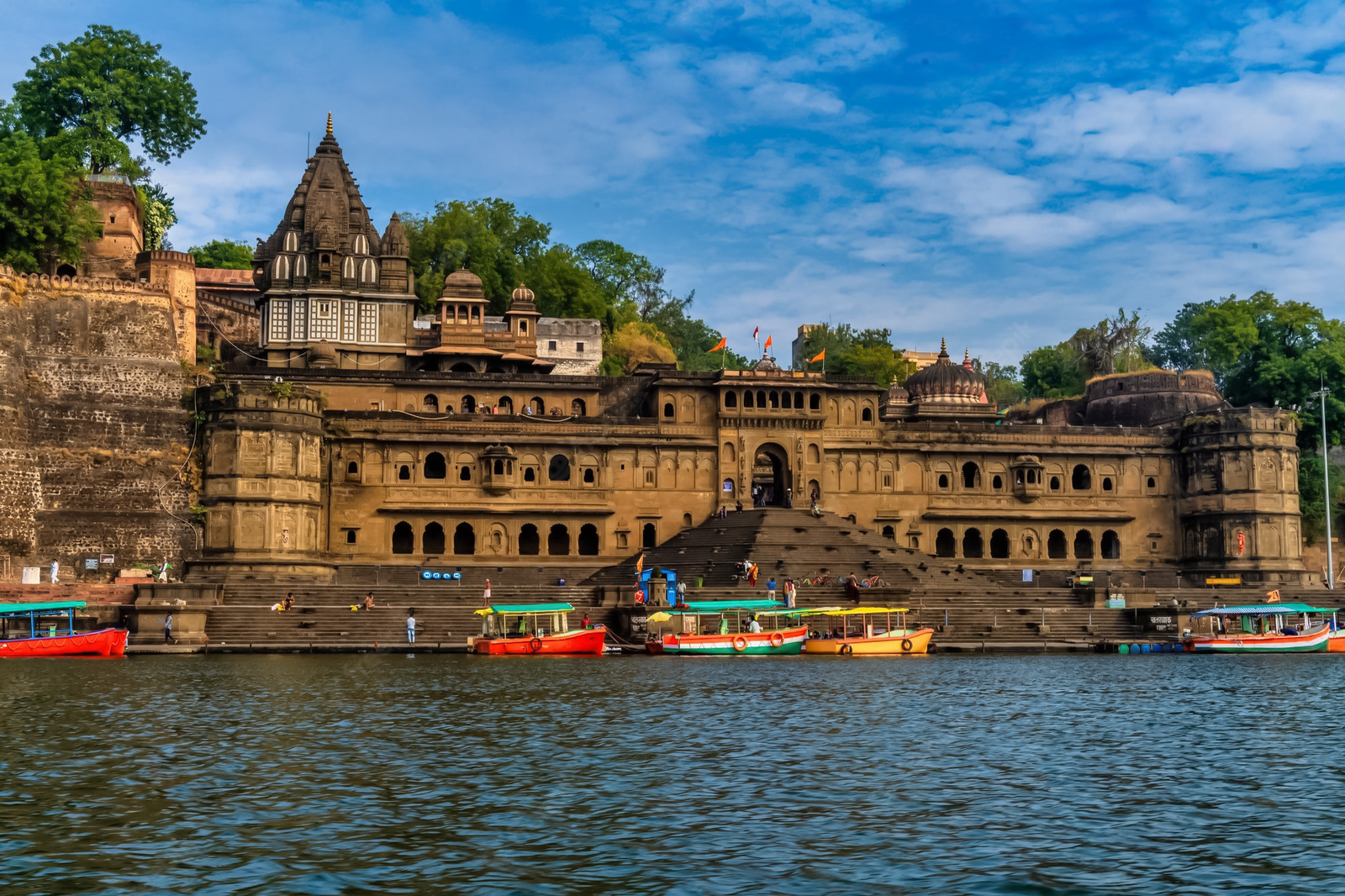 Maheshwar Fort & Ghats — Maheshwar