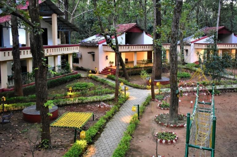 Safari Lodge, Mukki